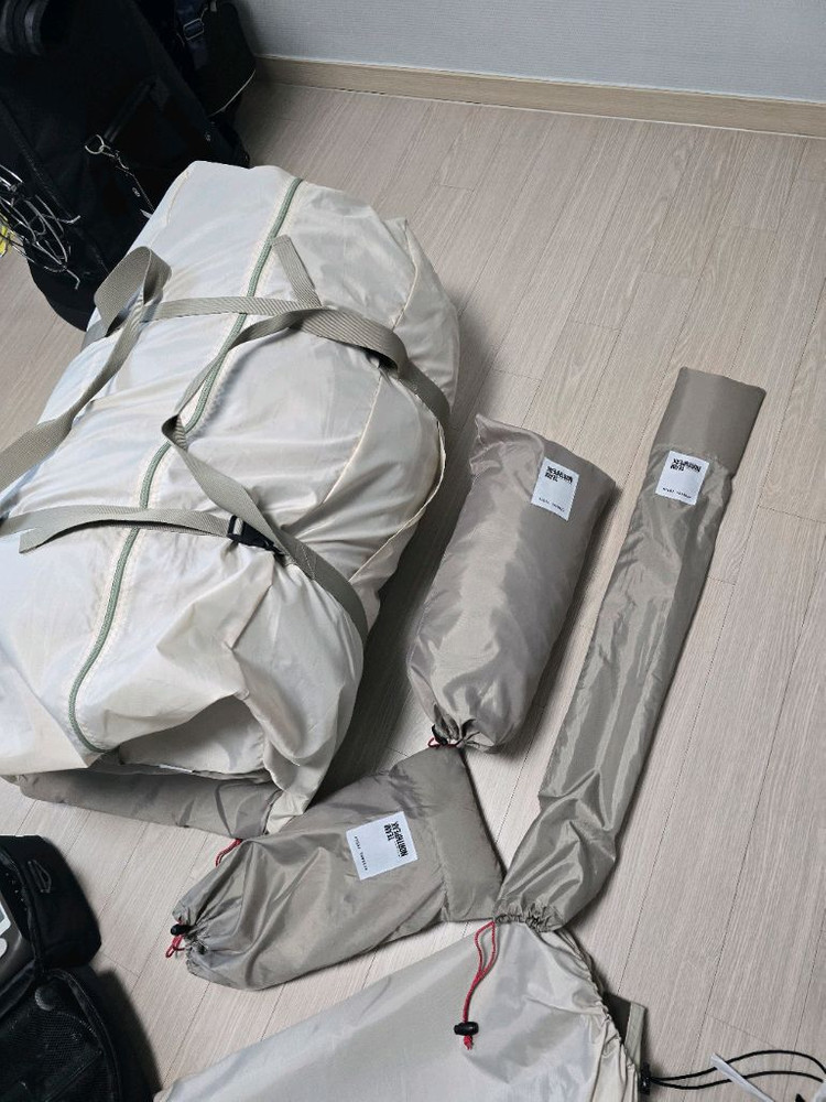 노스피크A6 에어텐트 / 전동에어펌프 / 우레탄창 포함 이미지