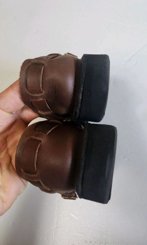 오로라슈즈 미들잉글리쉬 이미지