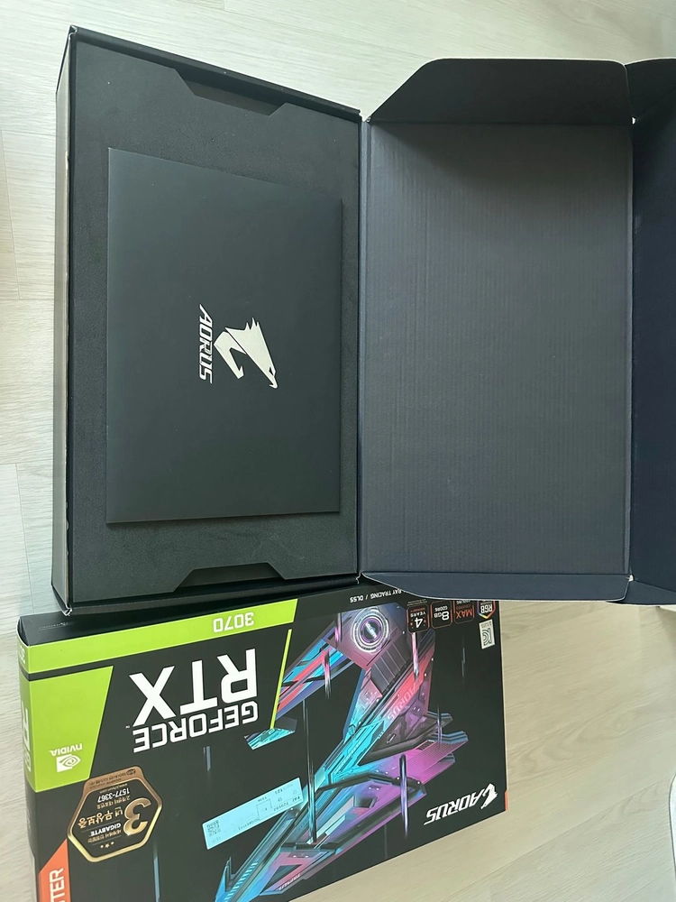 기가바이트 어로스마스터 RTX 3070 그래픽카드 풀박스 이미지