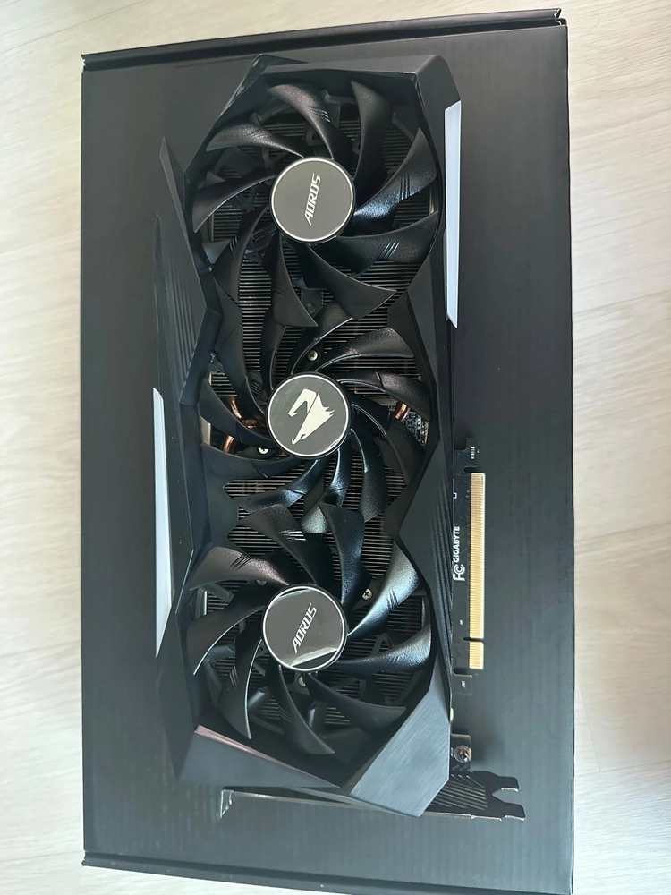 기가바이트 어로스마스터 RTX 3070 그래픽카드 풀박스 이미지