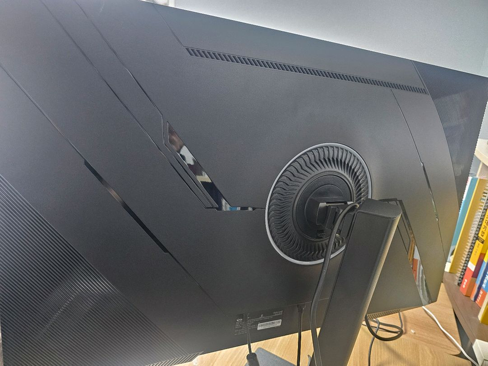 크로스오버 미켈란 QHD 180hz 32인치 모니터 이미지