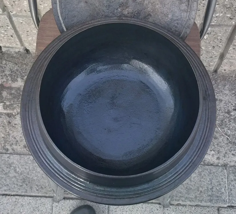 (중고)무쇠 가마솥 팝니다.(24cm/9인용) 이미지
