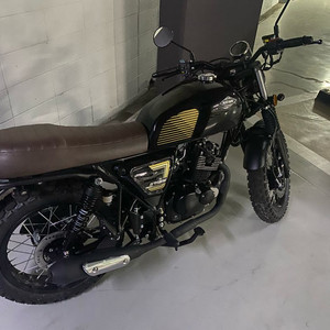 키웨이 SR125cc 클래식 오토바이 이미지