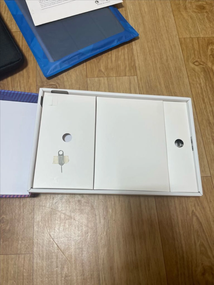 레노버 태블릿 P11 풀박스 판매합니다. 이미지
