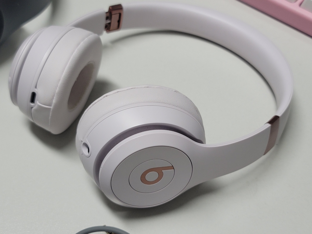 무선 헤드폰 Bose 보스 QC 비츠 솔로4 Beats Solo4 스튜디오3 studio3 앤커 사운드코어 Q45 이미지