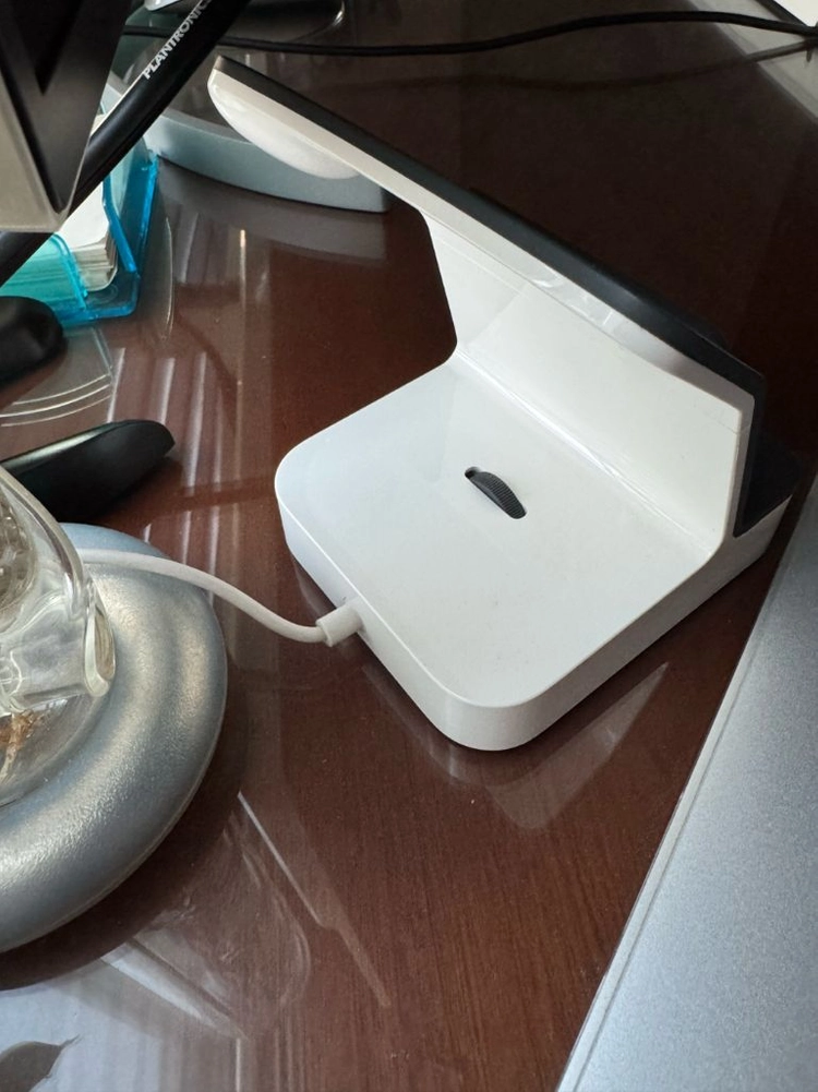 벨킨(Belkin) F8J200 아이폰 애플워치 충전독 판매 이미지