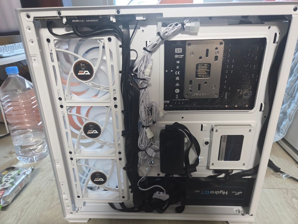 7800x3d, 5070ti, DDR5 32GB(16x2), nvme 1tb, 1000w 이미지