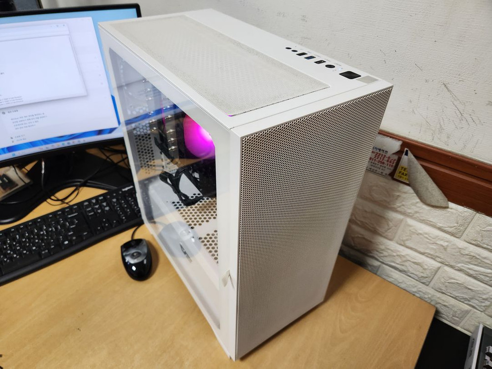 7500F, 4060TI 컴퓨터본체 이미지
