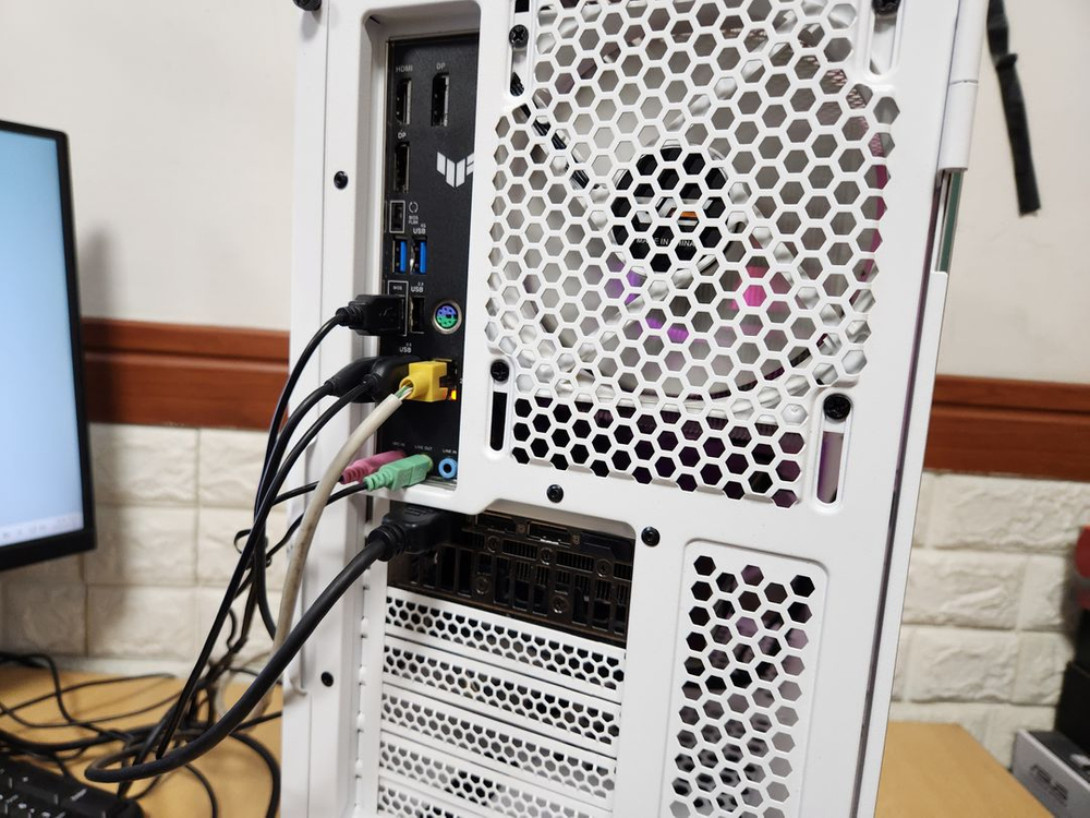7500F, 4060TI 컴퓨터본체 이미지