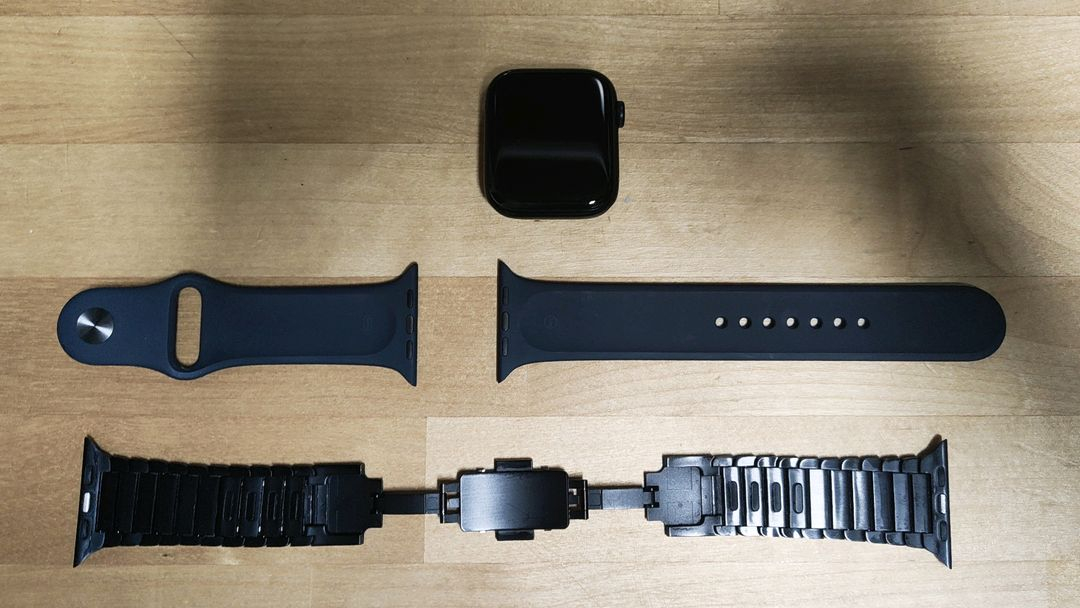 애플워치 SE 2세대 44mm 미드나이트 알루미늄 GPS 스포츠밴드 모델 이미지