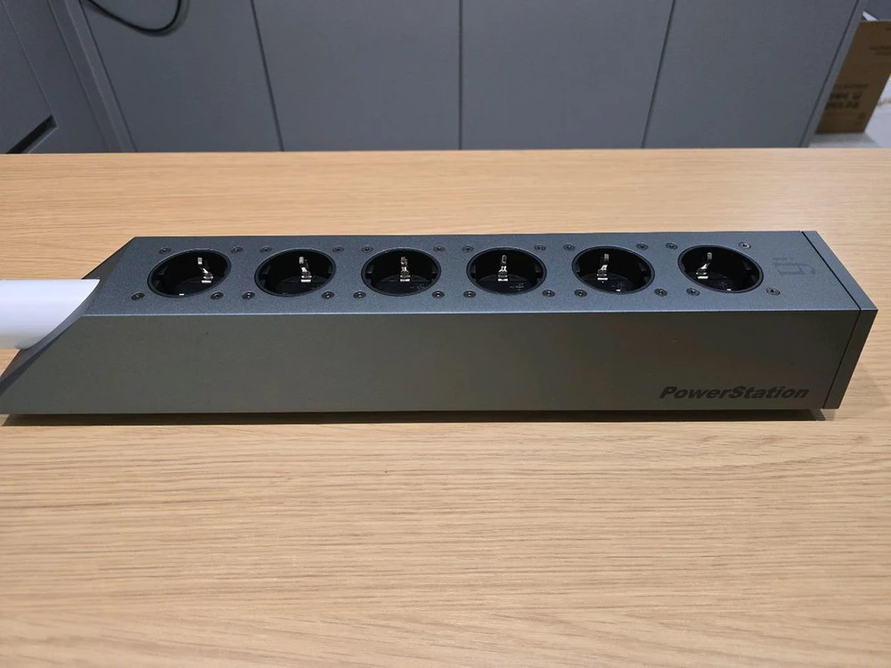ifi Audio PowerStation (오디오 파워 컨디셔너) *신품급 실사용 2주* 풀박스 판매합니다 이미지