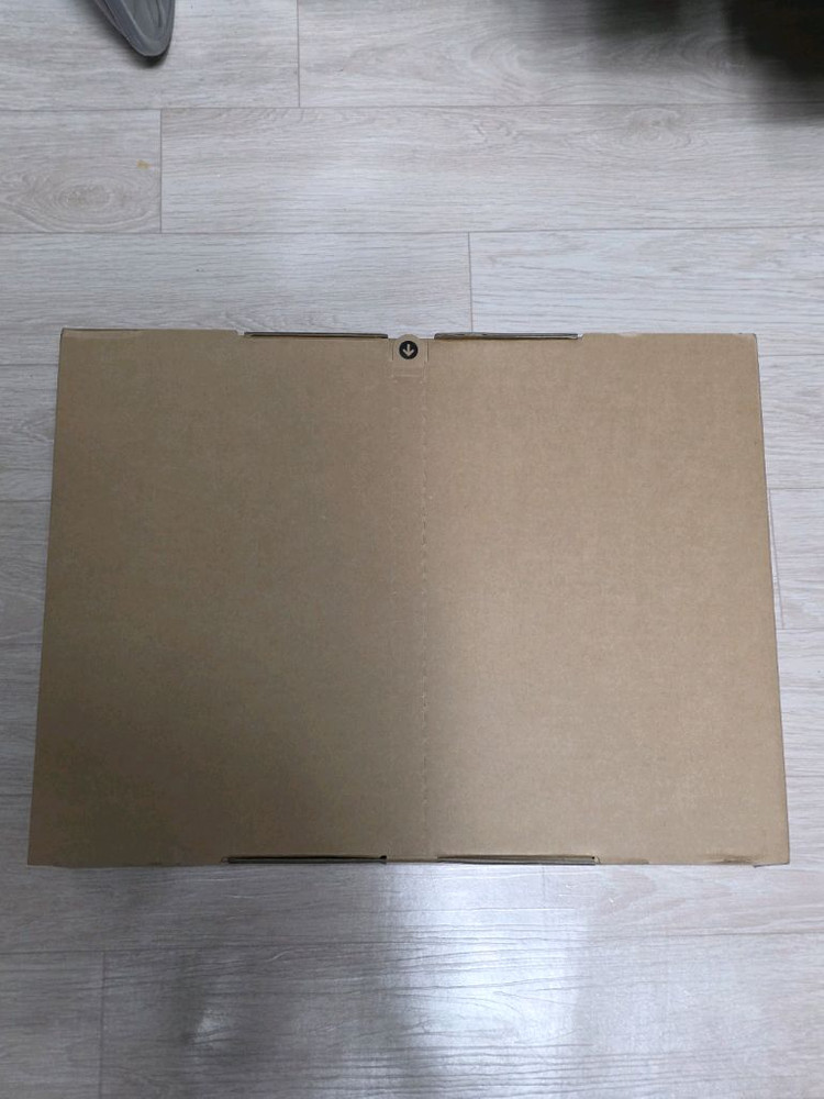 맥북프로16 M5 pro 24GB 1TB 미개봉 팝니다 MGEA4KH/A 이미지