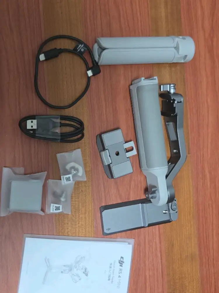 DJI Rs 4 Mini 짐벌 콤보 이미지