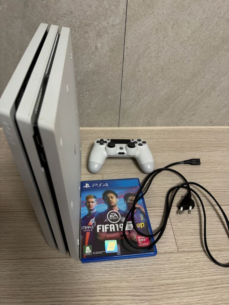 ps4 pro 1tb cuh-7218b 컨트롤러 1개 판매 이미지