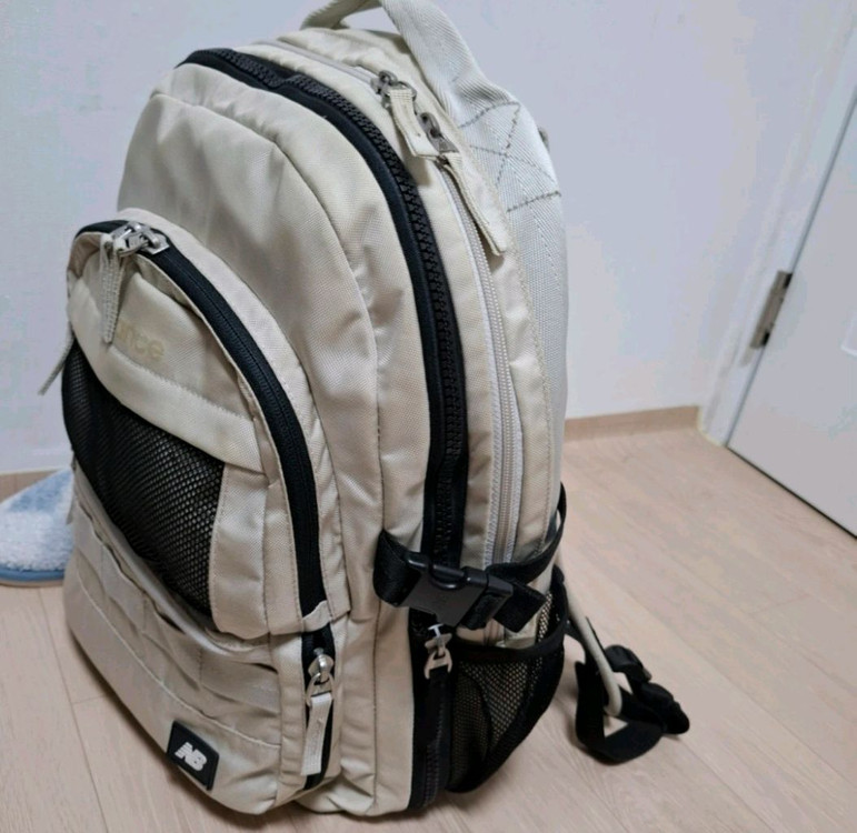 뉴발란스 백팩 아이보리 이미지