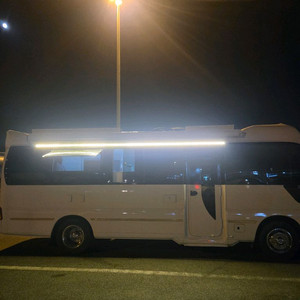 카운티 롱바디 5인승 캠핑카 이미지