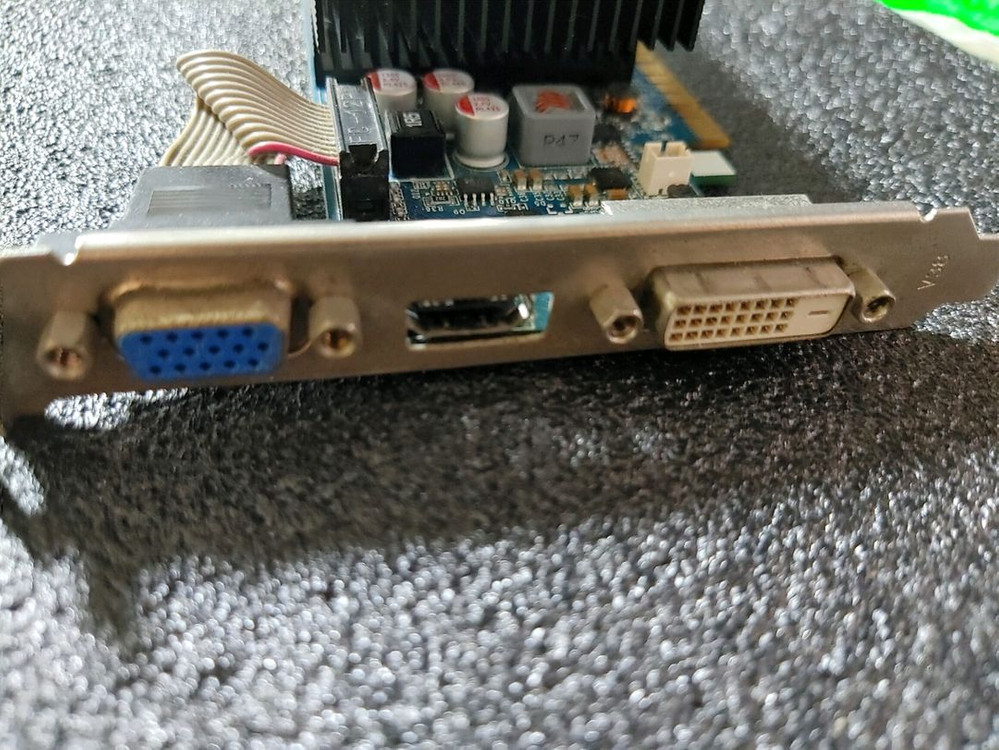 그래픽카드 GT 730 2G 이미지