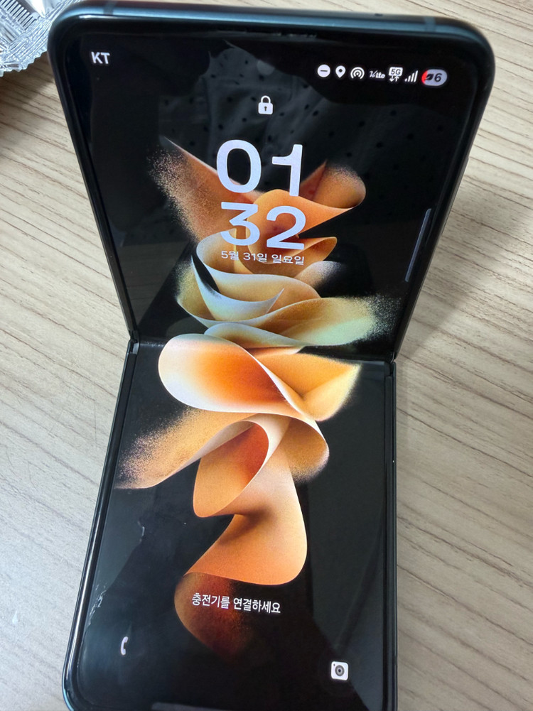 상태좋음 갤럭시 z플립3 5g 256 기가 급처 이미지