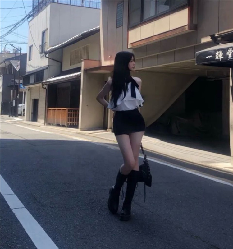 쫀득핏 베이직 스판 쫀쫀 핏 하이웨스트 반바지 (L) 이미지