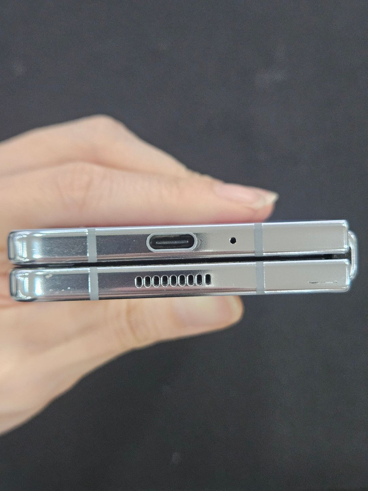 갤럭시Z폴드5 256GB 블루 이미지