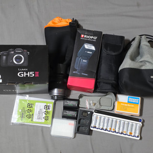 파나소닉 루믹스 GH5 II + 14-140mm 렌즈 포함 각종 풀구성 택포 110만원에 팝니다.