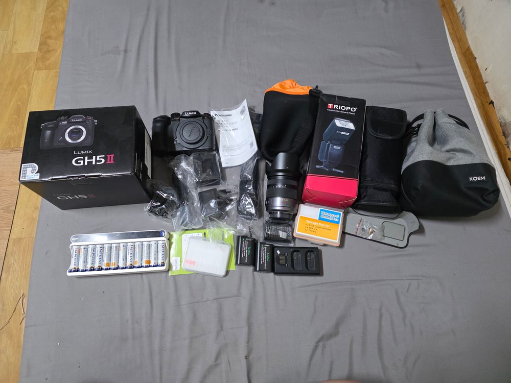 파나소닉 루믹스 GH5 II + 14-140mm 렌즈 포함 각종 풀구성 택포 99만원에 팝니다. 이미지