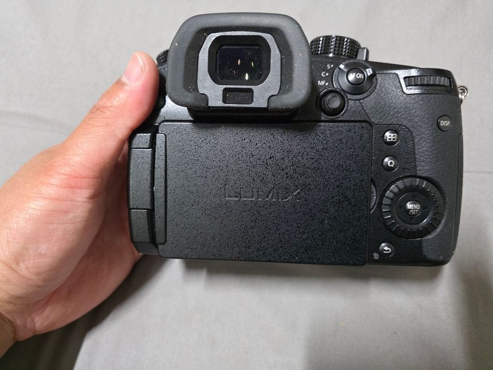 파나소닉 루믹스 GH5 II + 14-140mm 렌즈 포함 각종 풀구성 택포 99만원에 팝니다. 이미지