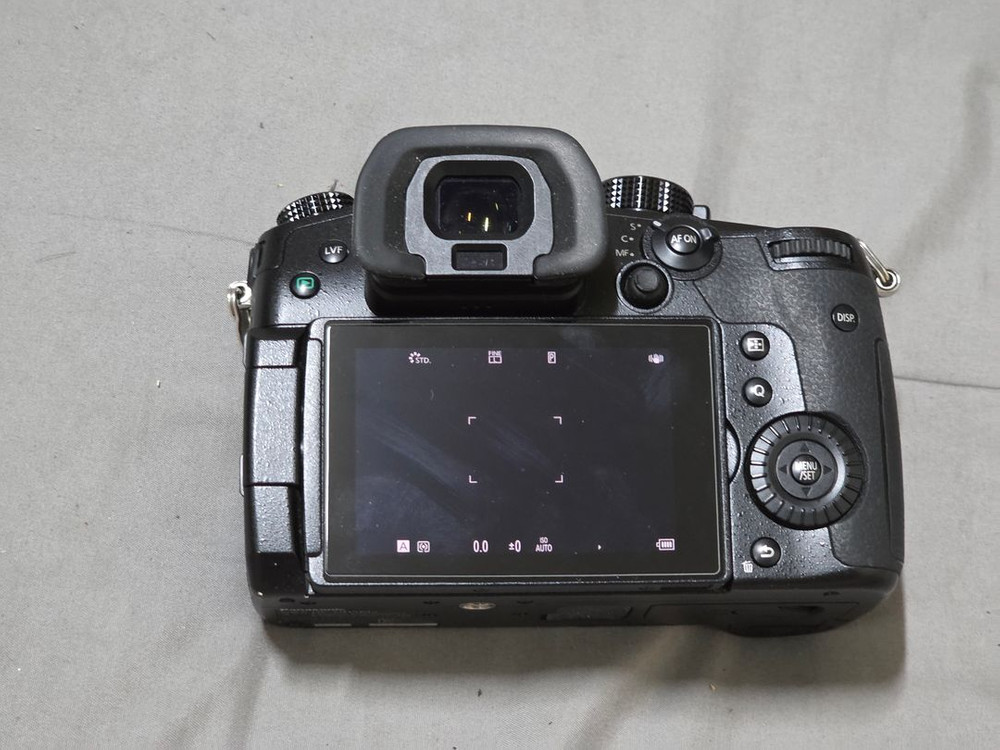 파나소닉 루믹스 GH5 II + 14-140mm 렌즈 포함 각종 풀구성 택포 99만원에 팝니다. 이미지