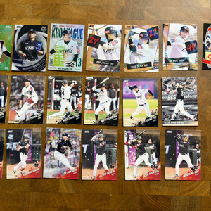 KT위즈 2024/2025 KBO 카드 강백호 클로버 허경민 홀로 이미지
