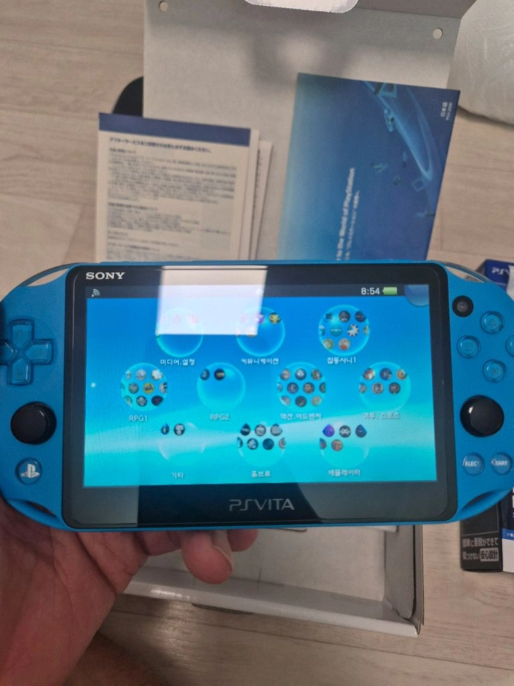 s급 psvita 2세대 아쿠아블루 128g 팝니다 이미지
