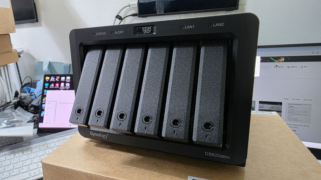 시놀로지 DS620slim NAS 중고 풀박스(거의 새제품) 이미지
