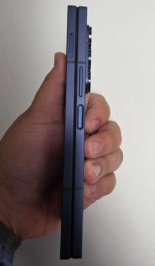갤럭시 Z 폴드6 네이비 256GB 이미지