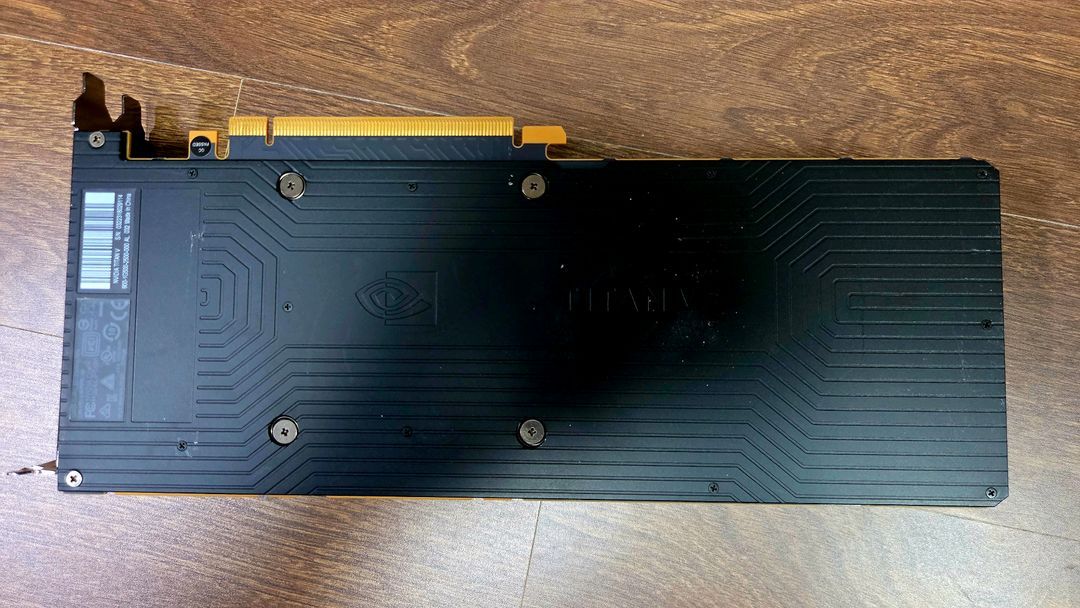 NVIDIA TITAN V 그래픽카드 이미지