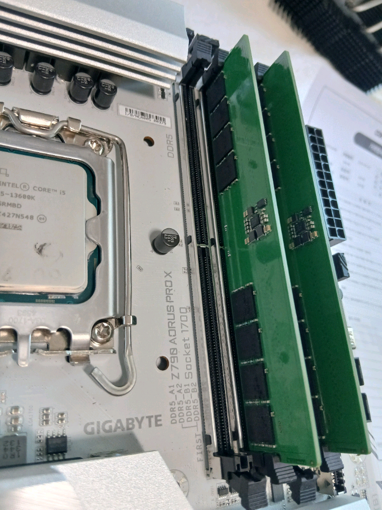13600k+Z790 pro x + 하이닉스 16기가 2개 이미지