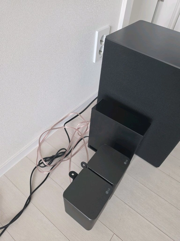 LG 메리디안 돌비애트모스 사운드바 풀세트 (SK10Y + SL5Y우퍼 + 리어 SPK8-S 포함) 이미지