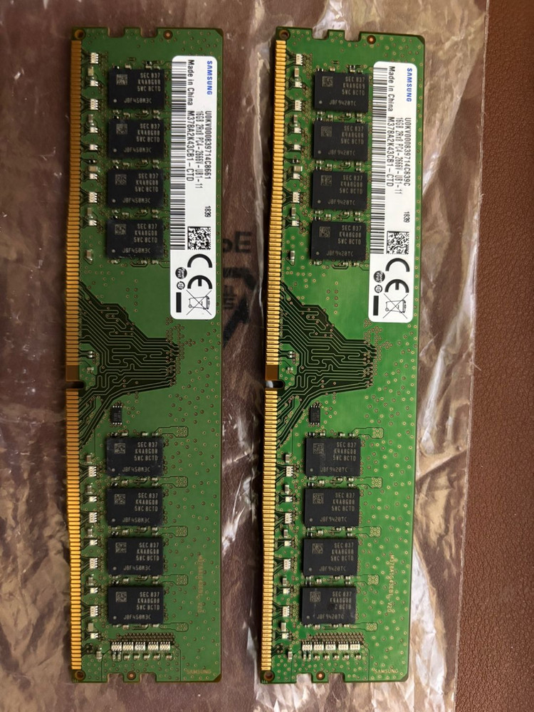 DDR4-3200 메모리 8GB Crucial , DDR4-2666V 메모리 16GB Samsung 이미지