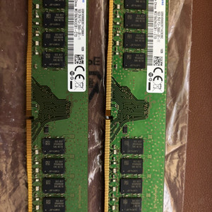 DDR4-3200 메모리 8GB Crucial , DDR4-2666V 메모리 16GB Samsung 이미지