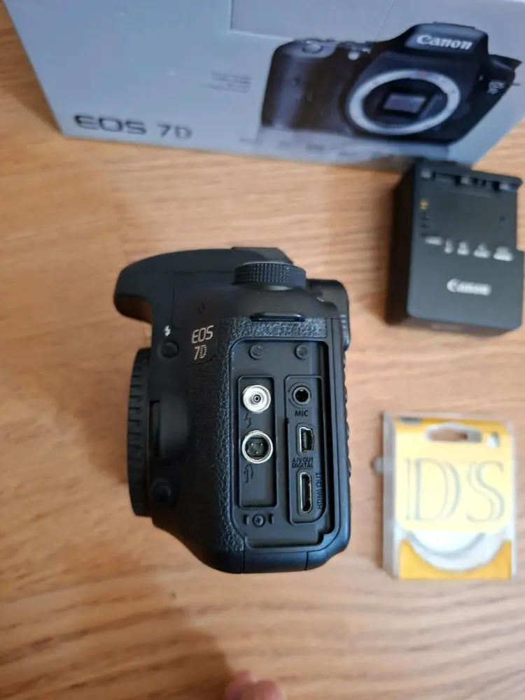 캐논 EOS 7D DSLR 카메라 + 17-55 렌즈/플래시/필터 풀세트 이미지
