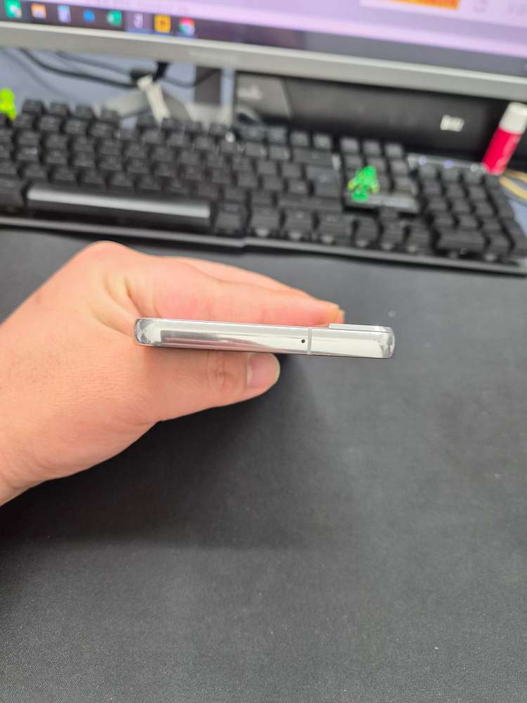 갤럭시 S22 플러스 화이트 256G 이미지