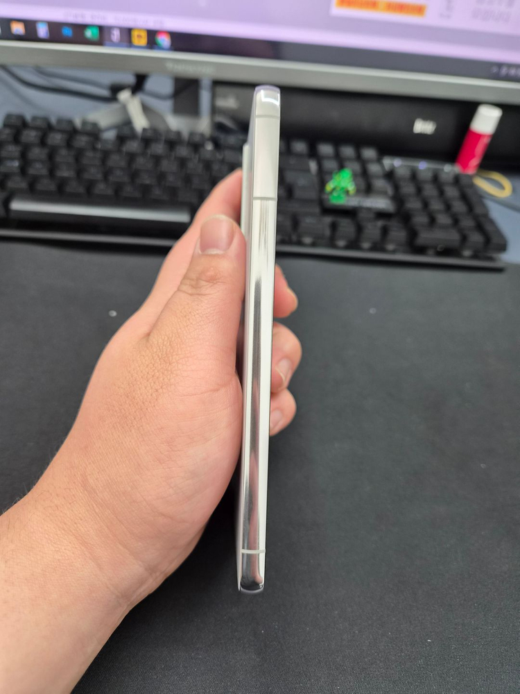 갤럭시 S22 플러스 화이트 256G 이미지
