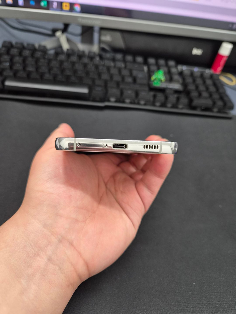 갤럭시 S22 플러스 화이트 256G 이미지