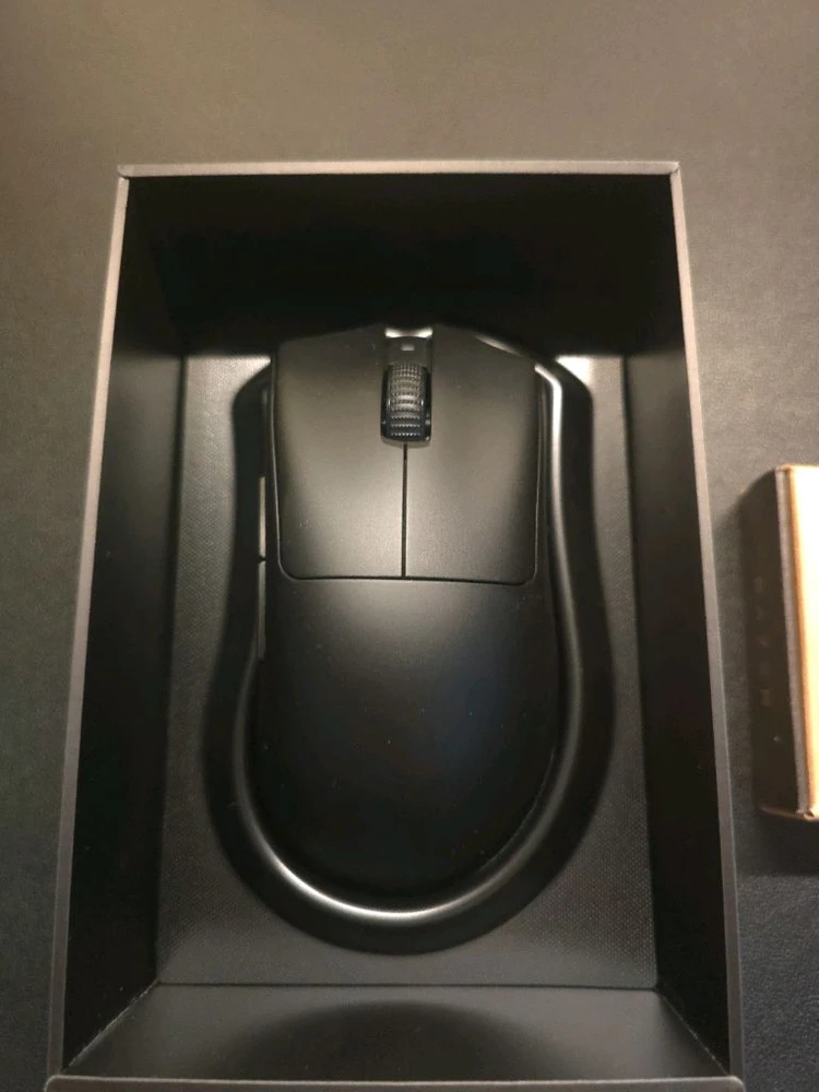 razer 레이저 데스에더 V3 프로 + 하이퍼 폴링레이트 독 이미지