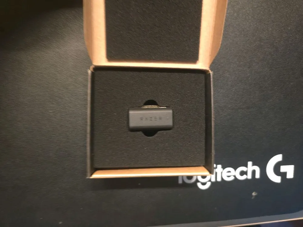 razer 레이저 데스에더 V3 프로 + 하이퍼 폴링레이트 독 이미지