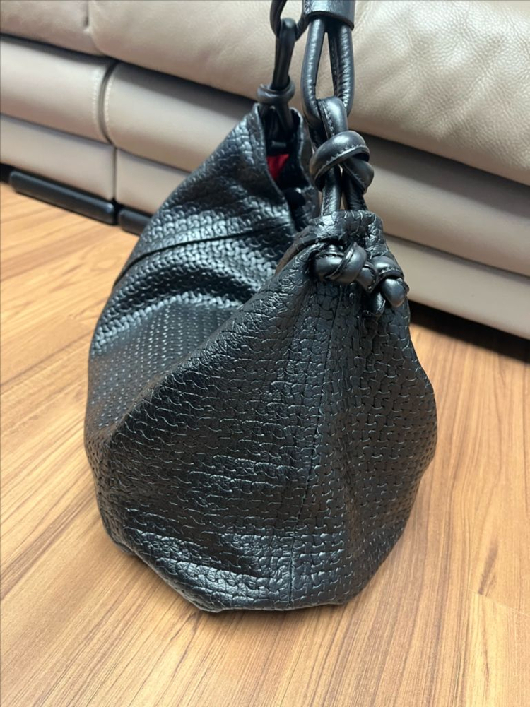 Laboratorio Manucci의 가죽 위빙 토트백입니다 이미지