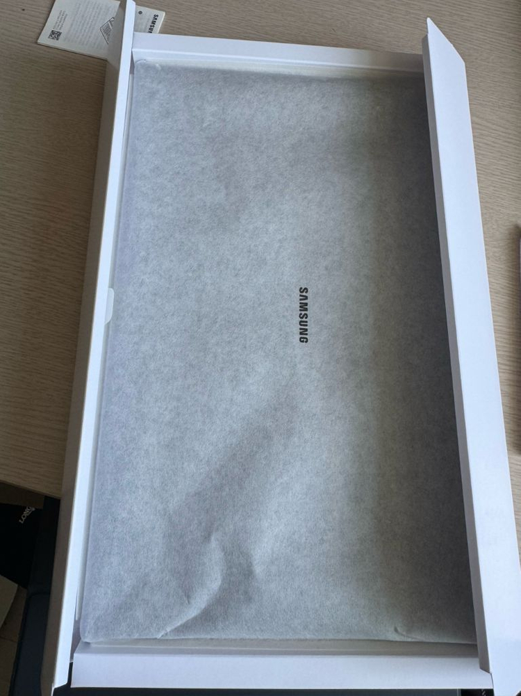 갤럭시탭 울트라 S10 태블릿 256GB WiFi + 슬림 키보드 북커버 이미지