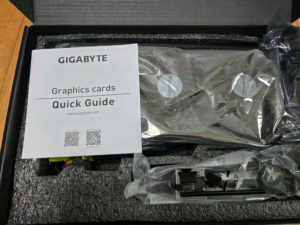 RTX 4070 Ti SUPER 그래픽카드 이미지