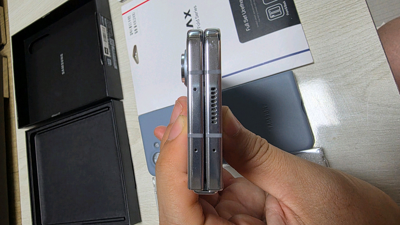 갤럭시 Z폴드5 256GB 블루 A급 이미지