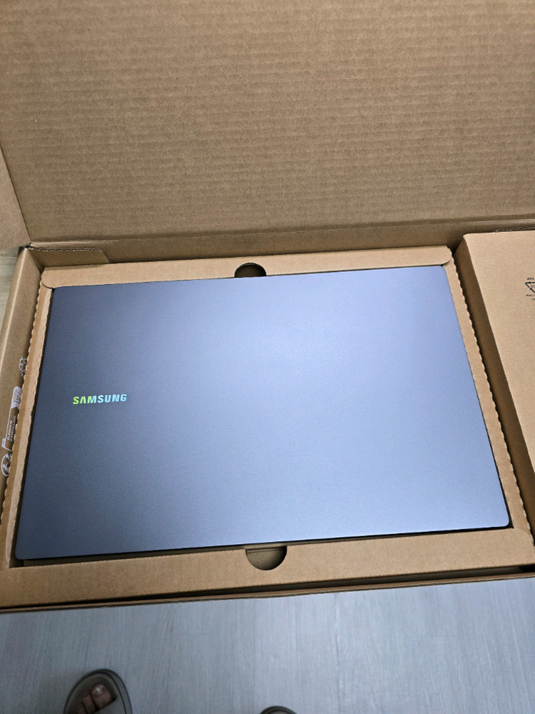 갤럭시북 4 노트북 i5 13세대 16GB ram NT750XGR-A51AG 이미지