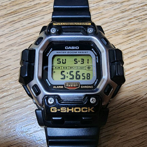 빈티지 카시오 지샥 DW-8300 건담 (베젤 열화) 이미지