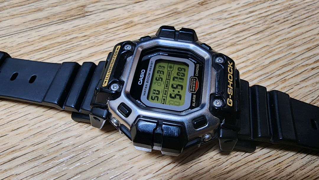 빈티지 카시오 지샥 DW-8300 건담 (베젤 열화) 이미지